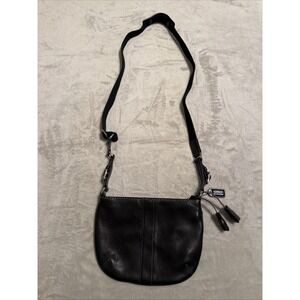 Vintage COACH Black Swingpack Bag Tassel Leather Crossbody Purse Messenger
